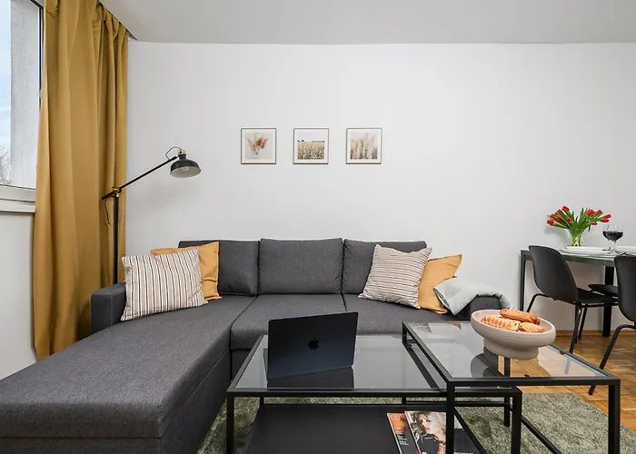 Lumina Bright Near Lazienki Krolewskie * 华沙