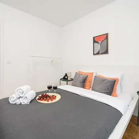 Lumina I Bright 3-room With Balcony I Near Lazienki Krolewskie Apartman *